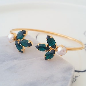 Emerald bracelet,Bridal bracelet,Emerald cuff bracelet,Bridesmaids gift,Emerald cuff bracelet,Bridal jewelry,Open cuff bracelet,Crystal