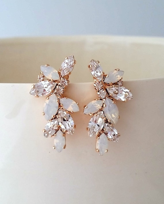 Sieraden Oorbellen Clusteroorbellen Bridal earrings stud,Opal Crystal earrings,Opal Wedding jewelry,White opal earrings,Bridesmaid earrings,Cluster earring,Crystal earrings 