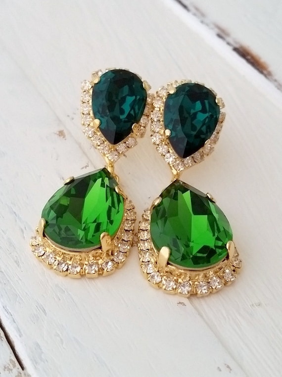 Emerald green chandelier earrings deals
