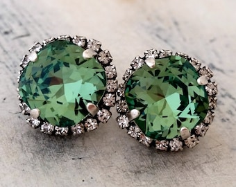 Emerlad earrings,Green earrings,Bridesmaids gift, Bridal earrings,stud earrings,Crystal crystal stud earrings, Kelly green stud earrings