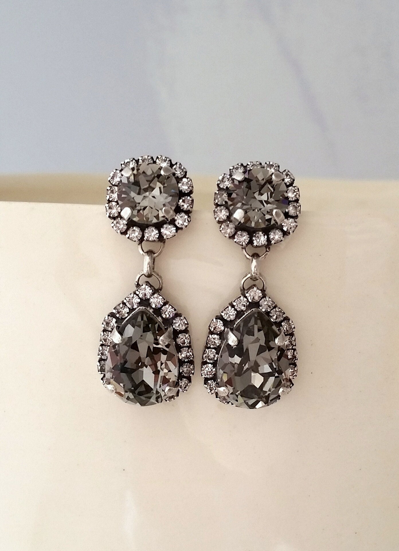 ピアス Giorgio Armani Teardrop Grey Earrings With Marbled Pendant Giorgio Armani teardrop-rectangular Stone clip-on Earrings