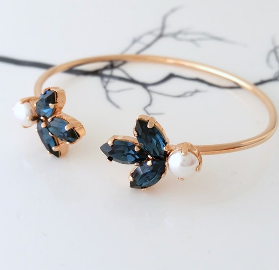 Navy blue bracelet,Bridal bracelet,Sapphire bracelet,Bridesmaids gift,pearl blue cuff,Cuff bracelet,Bridal jewelry,Crystal cuff bracelet