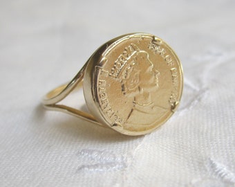 Gold coin Ring, Coin ring,  Vintage ring, Signet ring, statement ring, coin ring, Queen Elizabeth's coin ring, retro ring