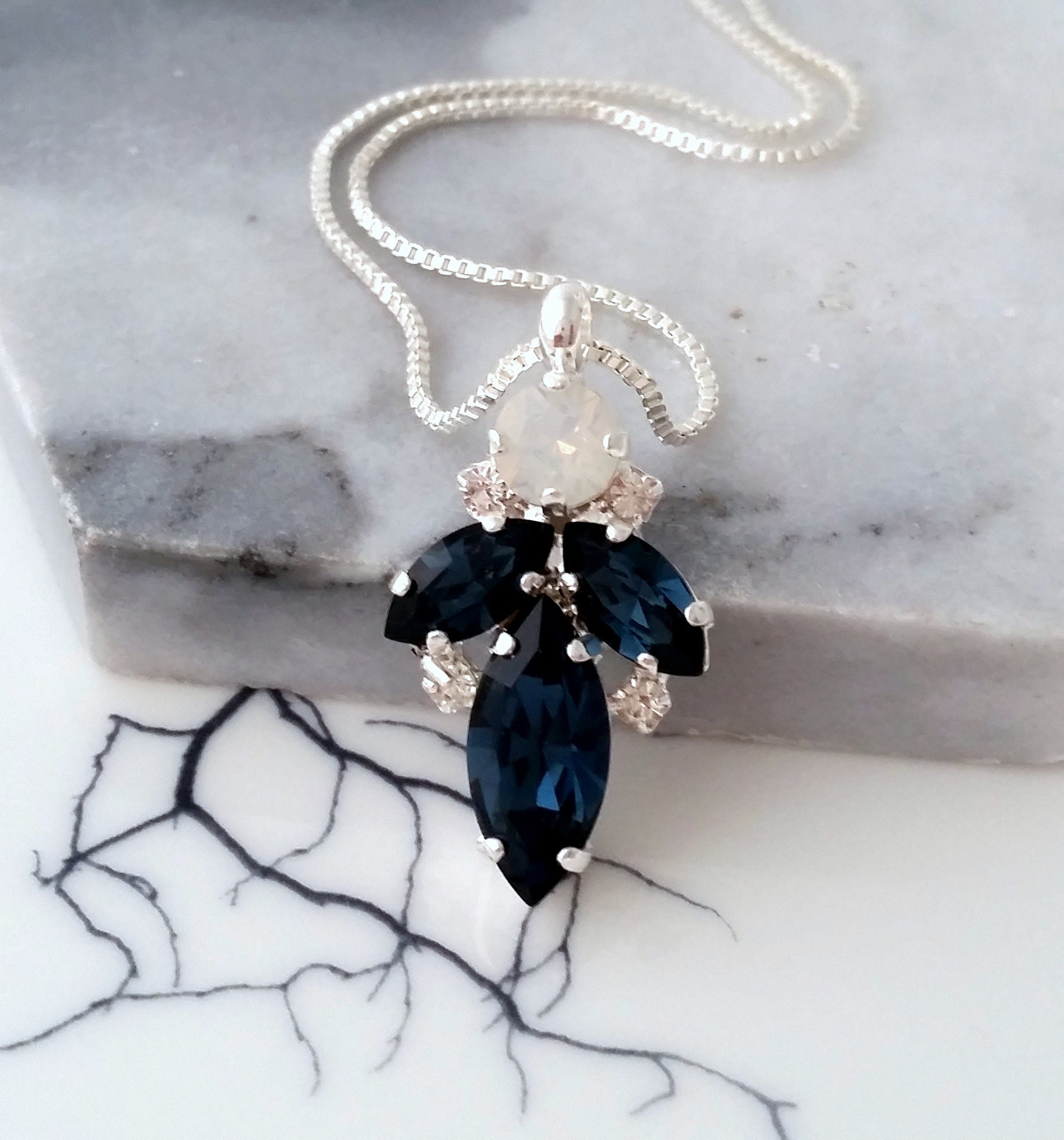 Dark blue pendant necklace deals