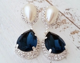 Navy blue pearl Chandelier earrings,Drop earrings,Navy blue Bridal earrings,Navy blue Bridesmaids earrings,Sapphire earring,crystal earring