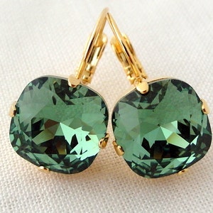 Emerald drop / Stud earrings, emerald bridesmaids earring,Green earrings,Kelly green earrings,green bridal earring,Crystal earrings