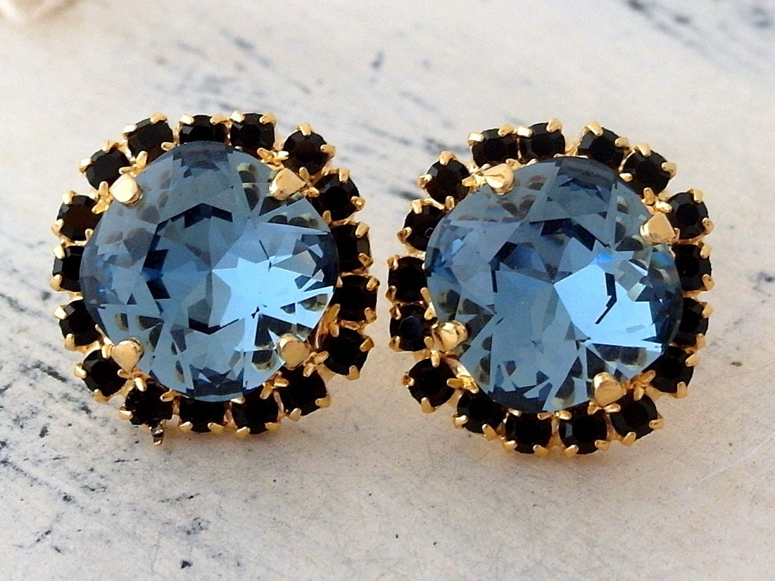 CC 25P STUD EARRINGS IN BLUE DENIM BLACK CALFSKIN-THREADED BUTTON