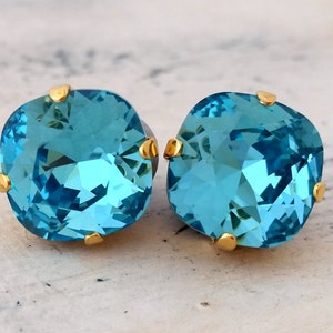 Teal Aqua blue sky blue Crystal crystal stud earrings, Turquoise stud earrings, Bridesmaids gift, Bridal earrings, Gold or silver plate