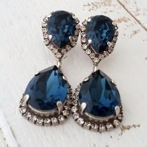 Navy blue earrings,Navy blue chandelier earrings,Sapphire earrings,navy blue bridal earrings,blue bridesmaid gift,Crystal earrings