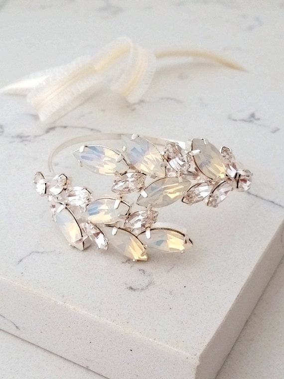 Bridal bracelet, Opal bracelet, White opal crystal bracelet,Opal birthstone, Cuff bracelet, Bridemsids gift, Wedding jewlery, Gold or Silver