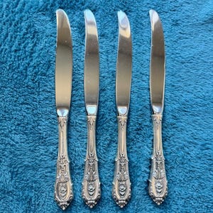 Vintage Wallace Rose Point Sterling Silver "Place" Regular Knives 9-1/8” No Mono