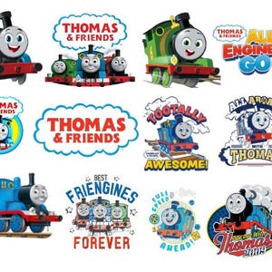 Könnte beinhalten: Eine Sammlung farbenfroher Thomas & Friends-Grafiken. Die Bilder zeigen verschiedene Zugcharaktere, darunter Thomas, Percy und andere, mit Texten wie "Thomas & Friends", "All Engines Go" und "Best Friengines Forever". Die Designs sind lebendig und verspielt.