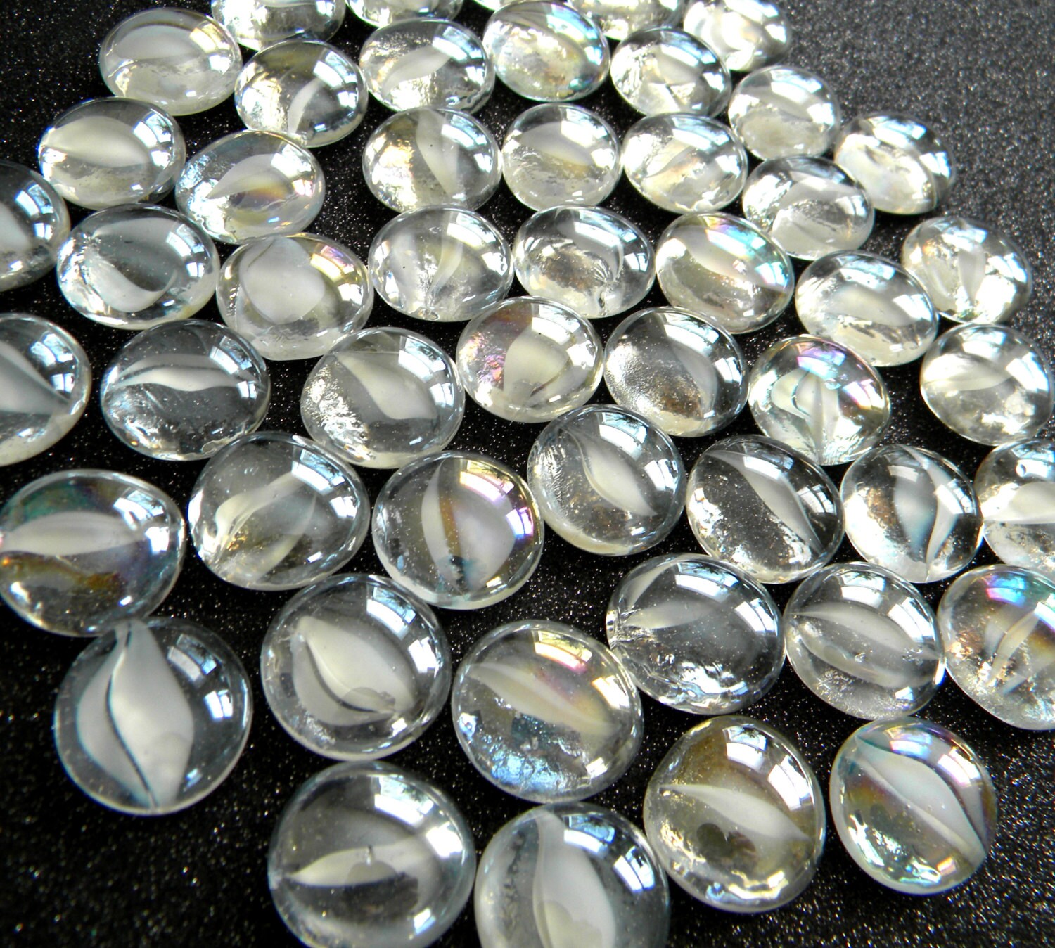 Functional flat clear glass marbles For Adorning Spaces 
