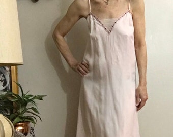 Vintage 80s/90s Lingerie Slip Dress Jessica McClintock Pink Blush Heart Trim Ruffle Lace Hem Label Size 7 (Med) Decadencefashion Womenswear