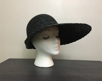 Vintage 1960s Sun Hat Black Wide Brim Straw Mod Summer Black Posh Glam Hepburn vogue Style Couture Decadencefashion Womenswear