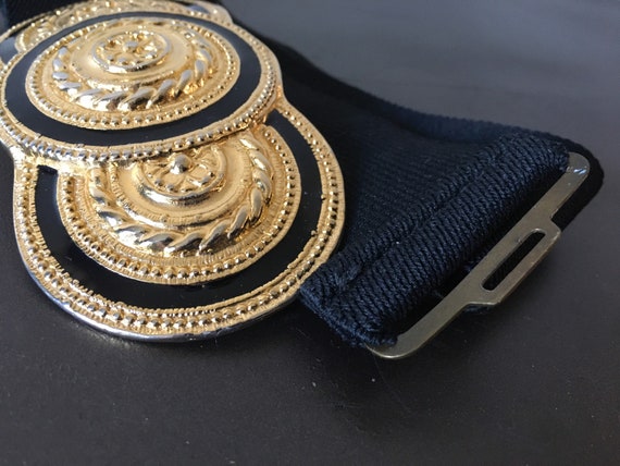 Vintage 70’s Gold Embossed Metal Coin Stretch Belt Vintage Gold Tone Coin Belt: 1970s Medallion Chain, Faux  main image 4
