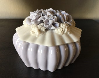 Vintage 1950s Jewelry Dish Octagon Scallop Lavender White Rose Bud Porcelain Lid Trinket Box Home Bedroom Wedding Gift Decadencefashion