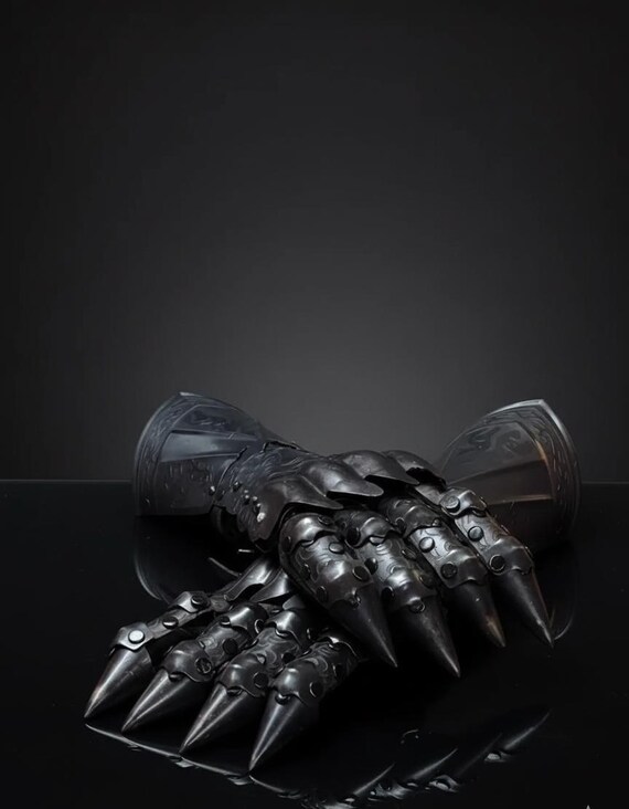 Handmade Nazgul Spiked Steel Gauntlet | Dark Knight Armor, LARP Cosplay