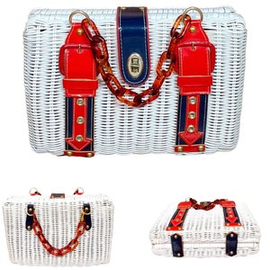 Bolso de mano vintage de los años 60 con hebillas de flechas MOD, de mimbre rojo, blanco y azul, con asa de lucita, fabricado en Hong Kong