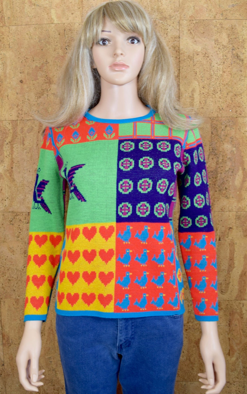 Vintage 1970/'s Women/'s Colorful Neon POP ART Heart Strawberry Peacock Flower Plaid Bird Hippie Sweater Size S