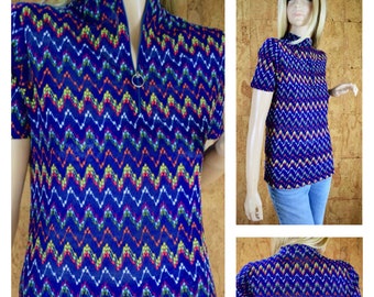 Vintage 1960's Women's Ultra Mod Zippered Rainbow Zig Zag Open Knit Shirt Top Size M