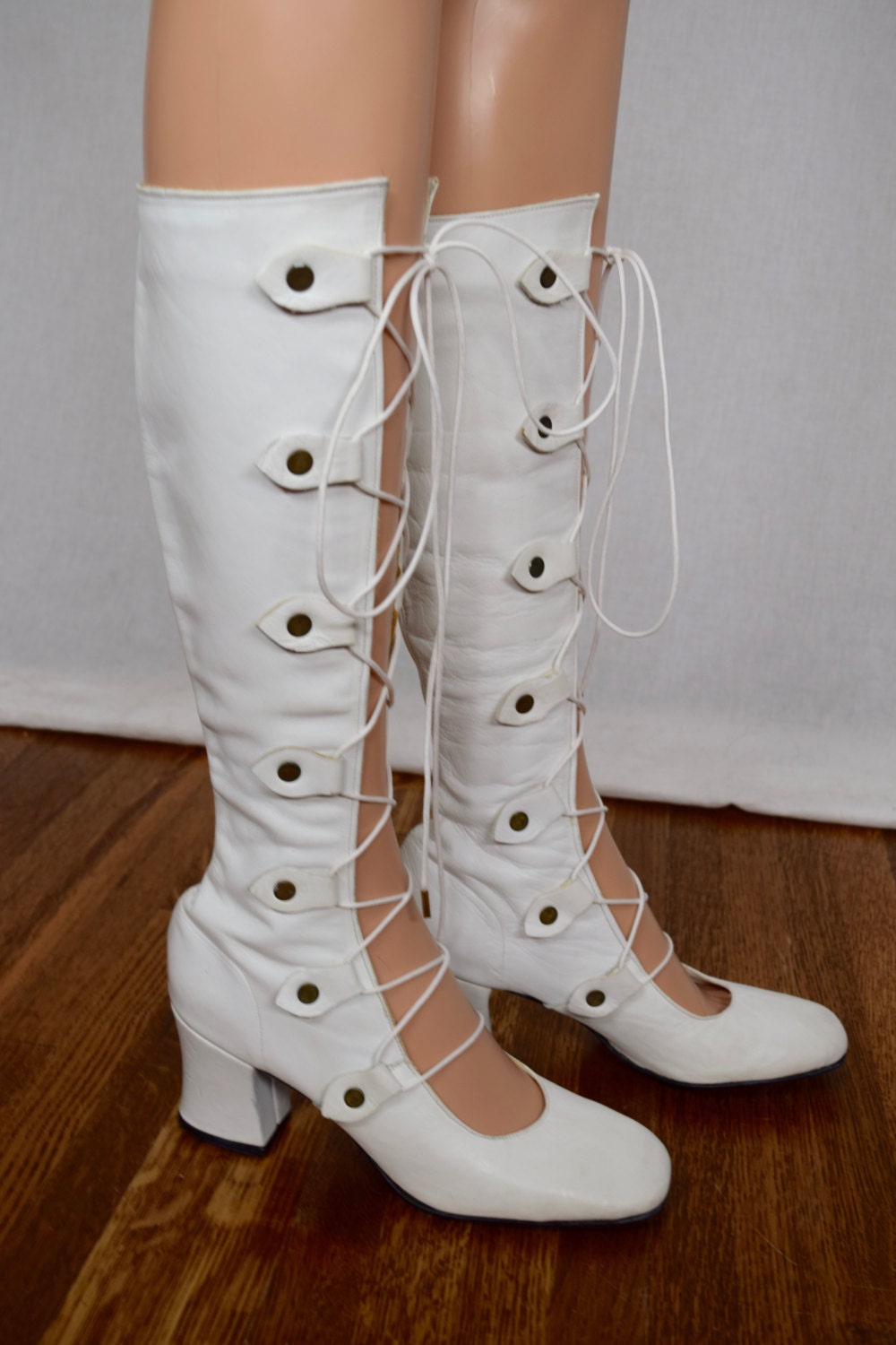 NOS Vintage 1960�s White Leather Laced Go Go Gladiator