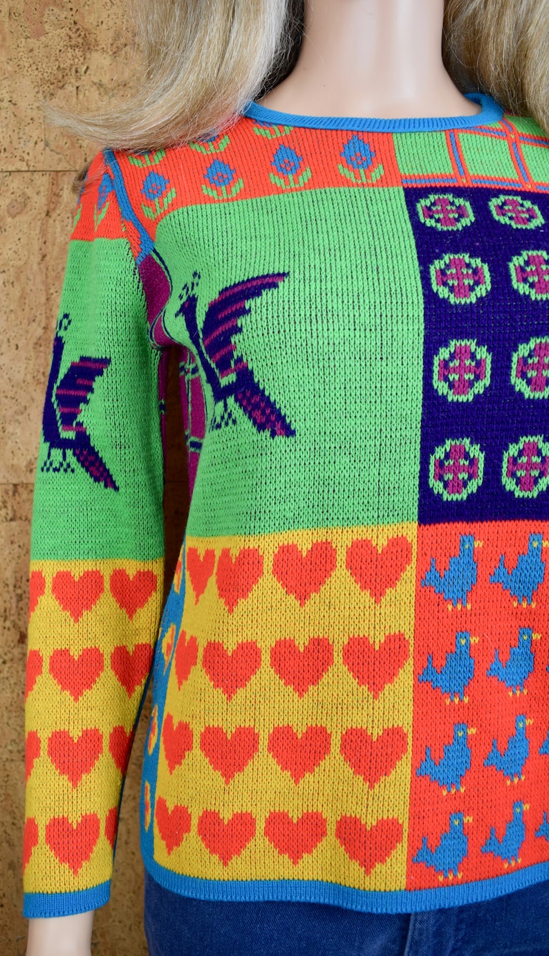 Vintage 1970/'s Women/'s Colorful Neon POP ART Heart Strawberry Peacock Flower Plaid Bird Hippie Sweater Size S