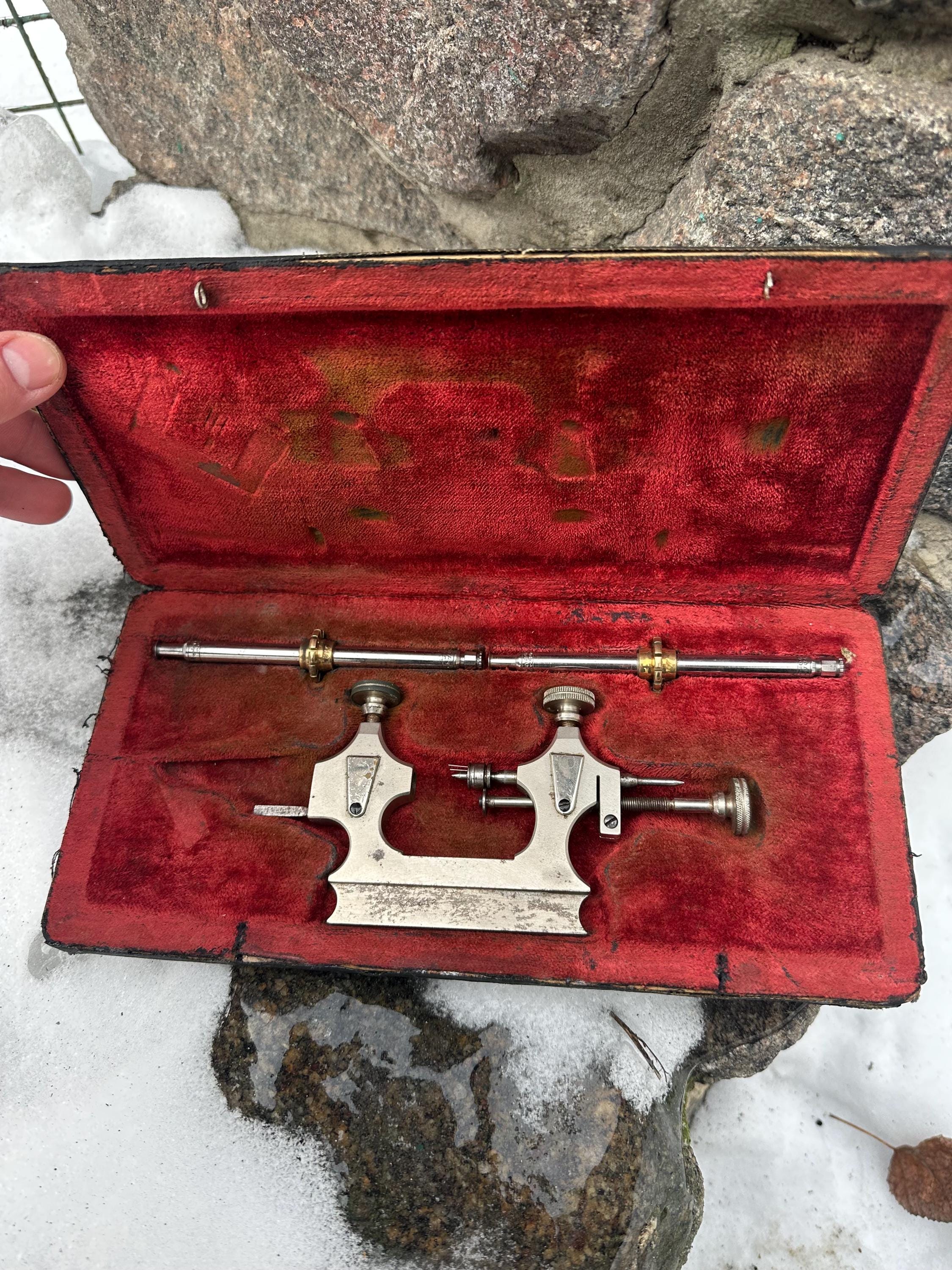 Ancien outils d'Horloger-Watchmaker tool- couronnes (1) 4,5 et 5 Pas 90/100