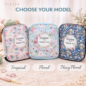 Pode incluir: Três estojos de crochê com zíper e estampas florais. Os estojos são rotulados como "Tropical", "Floral" e "Navy Floral". Cada estojo tem um círculo branco com o texto "Crochet for a Happier You!"
