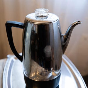 Vintage Universal Coffeematic C4410 Percolator Chrome Mid Century Coffee Pot Landers Frary Clark