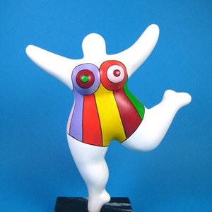 escultura única hecha a mano de Nana "Sophie" homenaje a Niki de Saint Phalle, 19 cm / 7,5 pulgadas, hecha en Alemania Biriney Hannover Hanover Hanovre