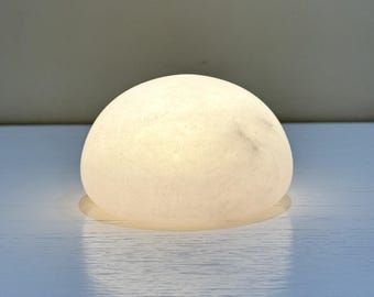 Alabaster Pebble Lamp Rechargeable USB-C | Natural Stone Cordless Night Light | Warm Glow Housewarming Gift