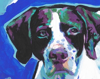 Peut inclure: Peinture d'un visage de chien. Le chien est de race blanche et noire avec un nez noir et des yeux bruns. L'arrière-plan est un motif abstrait bleu et vert.