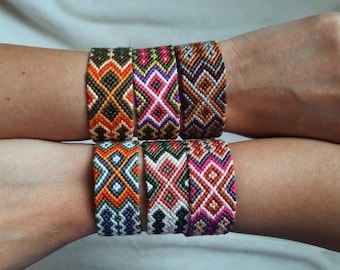 Bracelet de l'amitié en coton tissé fait main | Motif ethnique bohème coloré