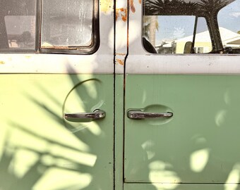 Serie Obeean Cars: Stampa furgone verde vintage – Palm Shadow Art