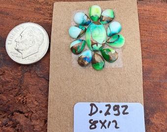 Piedra preciosa suelta de dalia pavo real de 8 x 12 mm a 7 x 5 mm en forma de pera y cabujón ovalado.