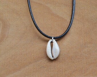 Cowrie Shell Necklace, Shell Choker, Shell Jewelry, Cowrie, Beach Necklace, Small Shells, Beach Jewelry, Bohemian Shell Necklace, Summer