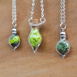 Terrarium Moss Necklace, Spring Jewelry for Her Him, Green Moss Necklace, Moss Forest Nature Inspired Necklace, Unique Birthday Gift Ideas