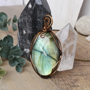 Green Labradorite Pendant, Flashy Labradorite Oval Green Pendant, Simple Wire Wrap Pendant  Mothers Day Gift Ideas, Spring Green Jewelry