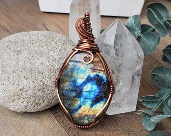 Large Labradorite Necklace, Oval Labradorite Colorful Pendant, Mother's Day Gift for Wife, Unique Wire Wrapped Pendant, Large Wire Wrap