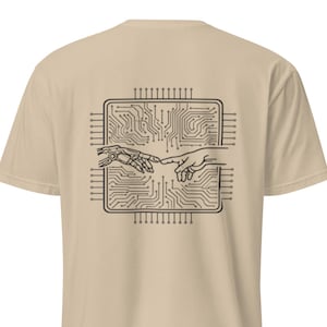 Op de afbeelding: Een witte keramische mok met een zwarte handgreep en de tekst "But First, Coffee" in een vetgedrukte, zwarte letter. De mok staat tegen een vage achtergrond, wat een gezellige setting suggereert.