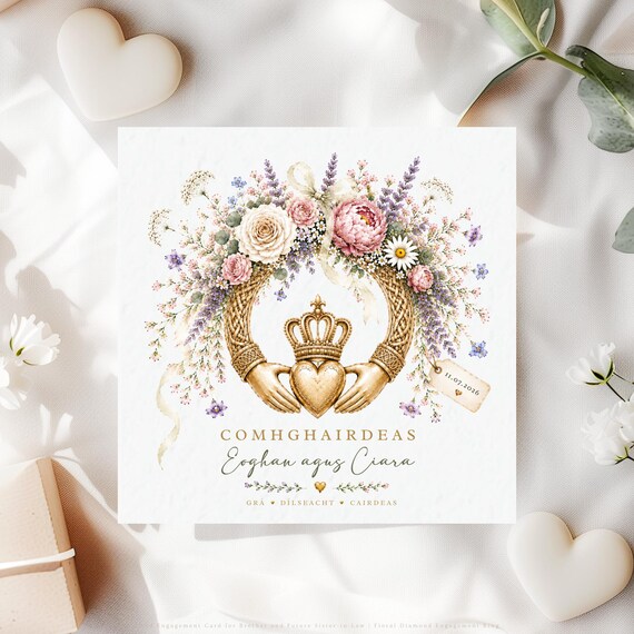 Cárta Bainise Gaeilge Pearsantaithe | Irish Claddagh Wedding Card | Luxury Wedding Keepsake