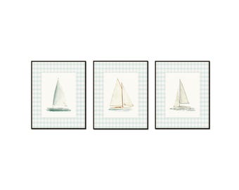 Juego de 3 láminas giclée de acuarela con diseño de velero y borde de cuadros verde mar (sin marco).