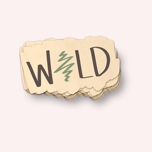 Autocollant en vinyle WILD (imperméable à l’eau, résistant aux UV, autocollant de randonnée, autocollant pour ordinateur portable, autocollant pour voiture, Mountain Man, Mountain Mama, autocollant de camping)