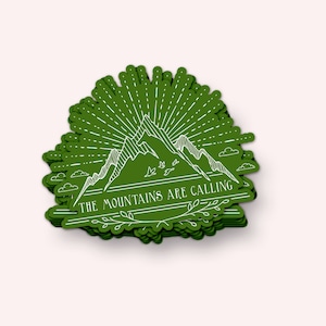 The Mountains Are Calling Sticker (imperméable à l’eau, résistant aux UV, Mountain Art, Autocollant pour ordinateur portable, Autocollant pour voiture, Mountain Man, Mountain Mama)