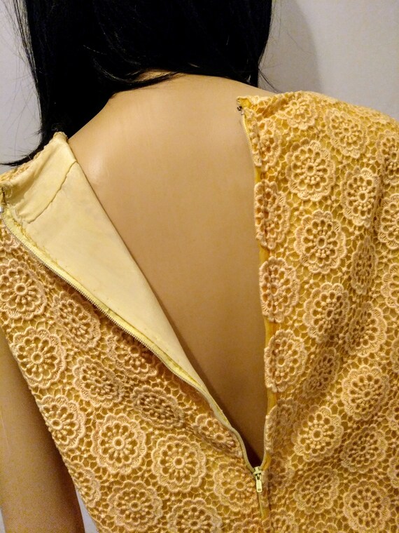 Vintage 60's MOD Eyelet Buttercup Shift - image 7