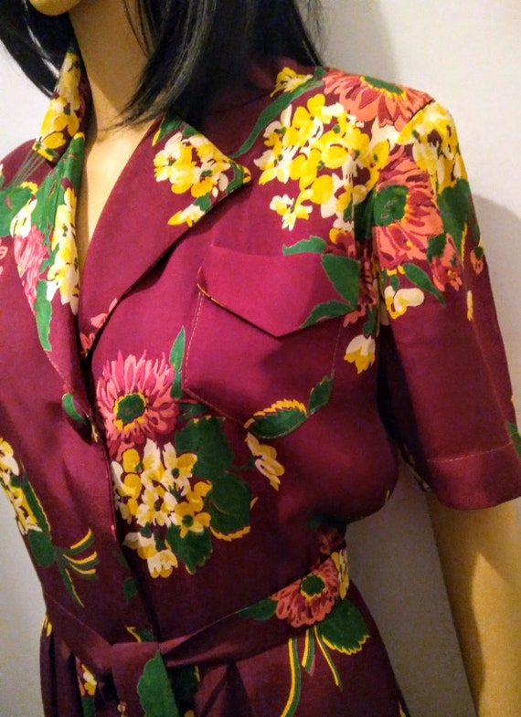 1940s Floral Hostess Robe - image 2