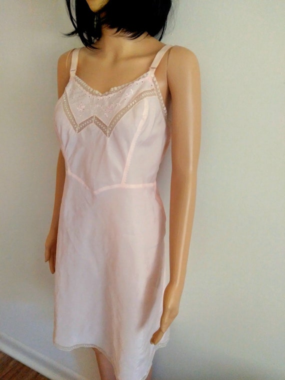 Barbizon Tafredda  1940s Pale Pink, Vintage Linge… - image 1