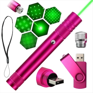 Könnte beinhalten: Ein pinkfarbener Laserpointer mit grünem Laserstrahl, ein schwarzes Schlüsselband und ein pinkfarbener USB-Stick. Das Bild zeigt auch einen pinkfarbenen USB-Stick und mehrere grüne Lichtmuster.