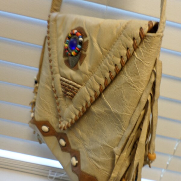 Vintage Handbag /  Native American /Deerskin / Hand Crafted / Bohemian / Gypsy / Fringe / Beads